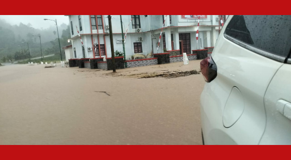 Diguyur Hujan dari Kemarin Senin Sore Hingga Selasa Pagi ini, Ibu Kota Bolsel di kepung Banjir