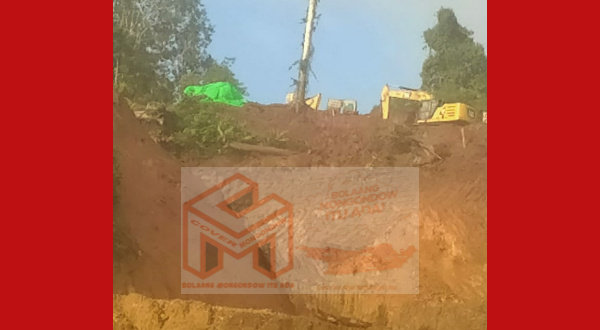 Foto dokumentasi operasi Alat Berat berupa Excavator yang beroperasi di PETI Aligaga Monsi yang diduga milik DB alias Vid & FB alias Fan